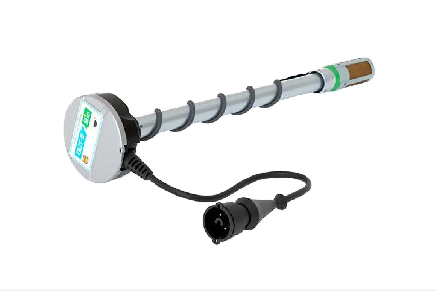 Differential fuel level sensor